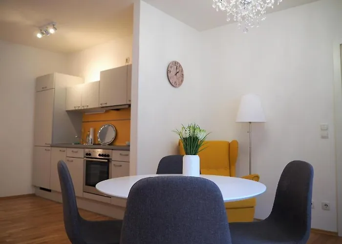 Apstay ǀ Parking Option & Self Check-in Апартаменти