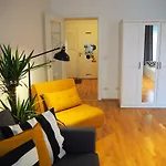 Apartment Apstay ǀ Parking Option & Self Check-in *