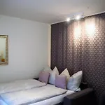Apstay ǀ Parking Option & Self Check-in Apartment *