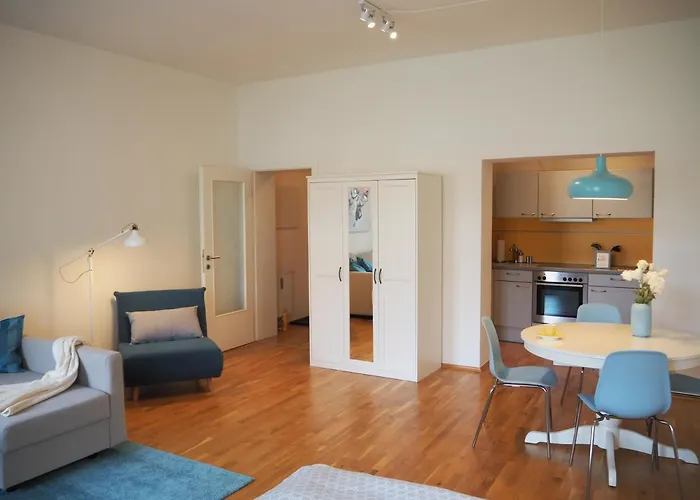 Apstay ǀ Parking Option & Self Check-in *