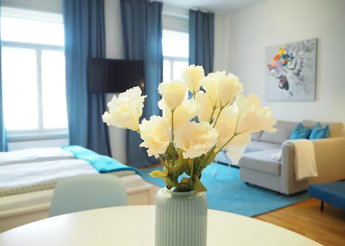 Apstay ǀ Parking Option & Self Check-in *